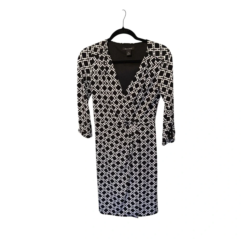White House Black Market Faux Wrap Dress Black White Geometric 3/4 Sleeve Size 2